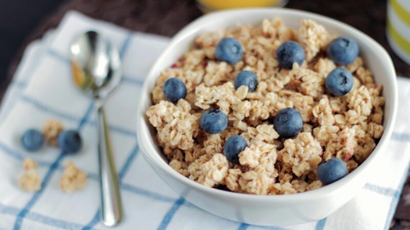 oatmeal with blueberries